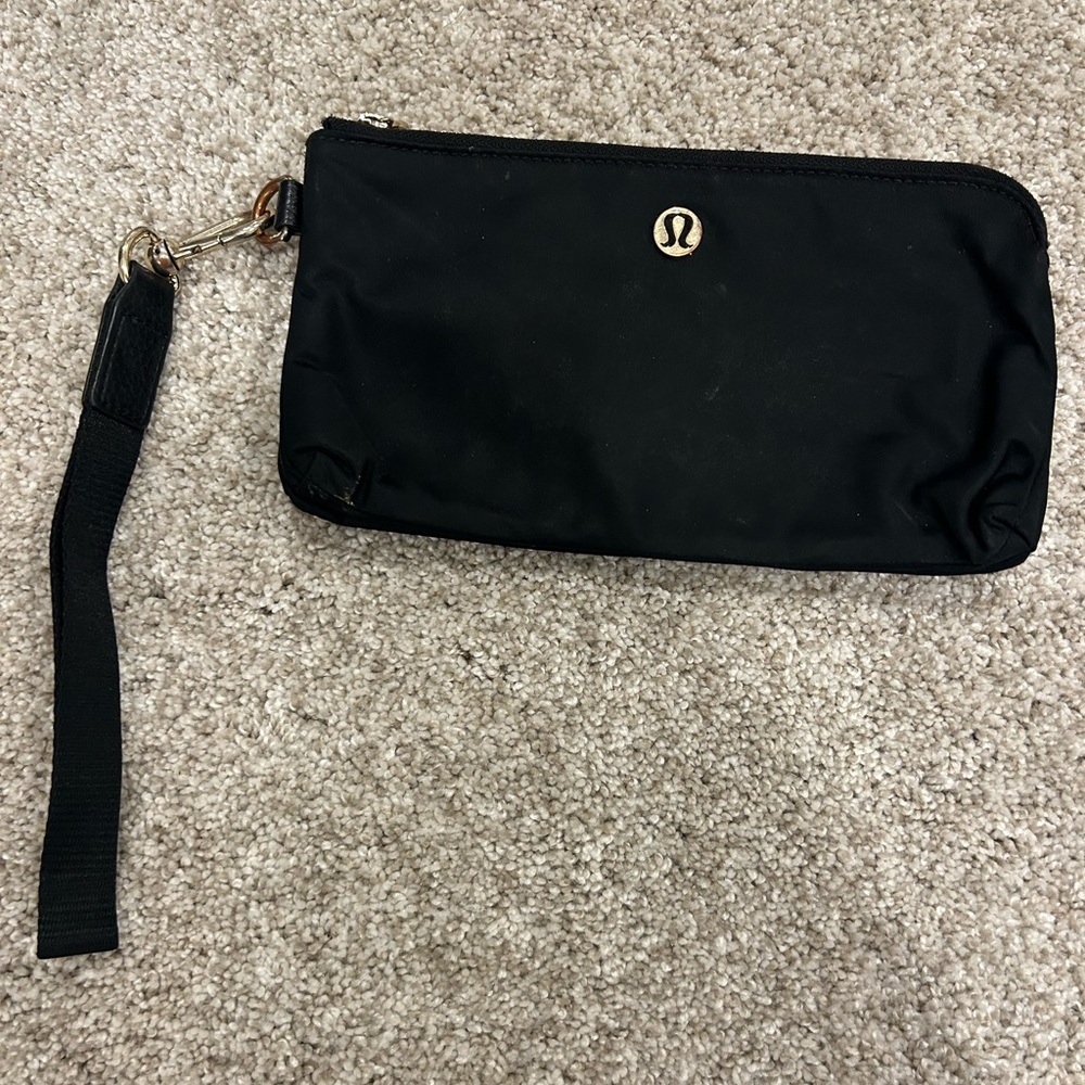 Lululemon wristlet wallet